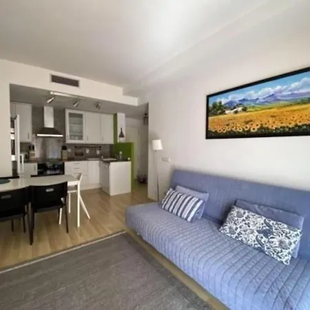 Apartamento En La Playa Fenals - * יורט דה מאר