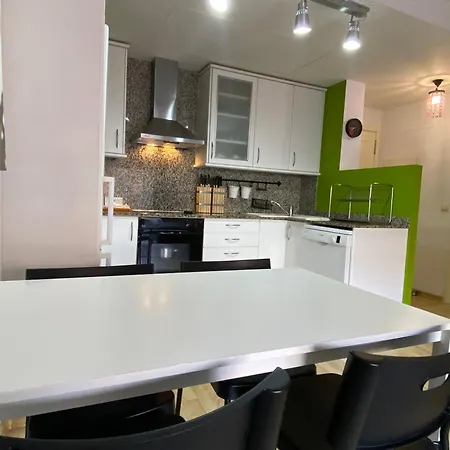 Apartamento En La Playa Fenals - דירה יורט דה מאר